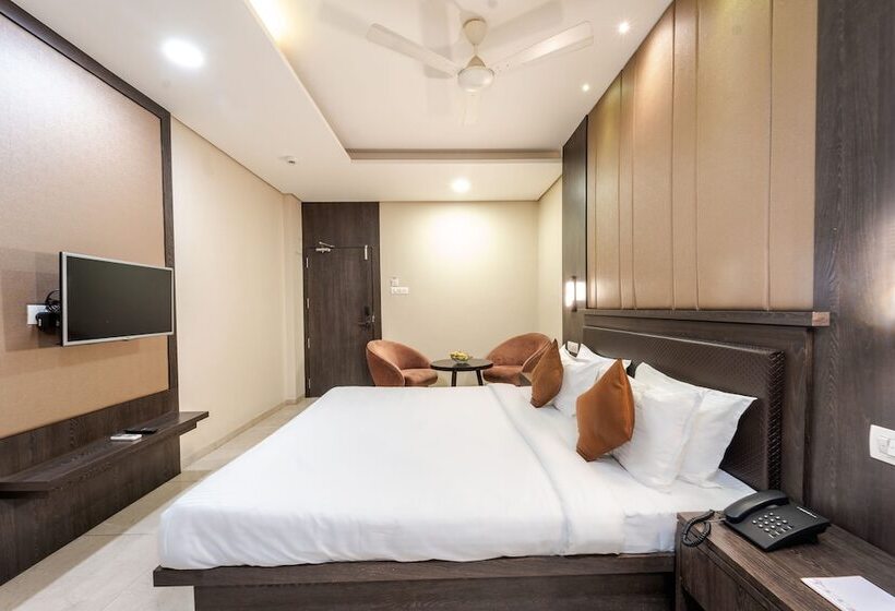 호텔 Enrise By Sayaji Harda