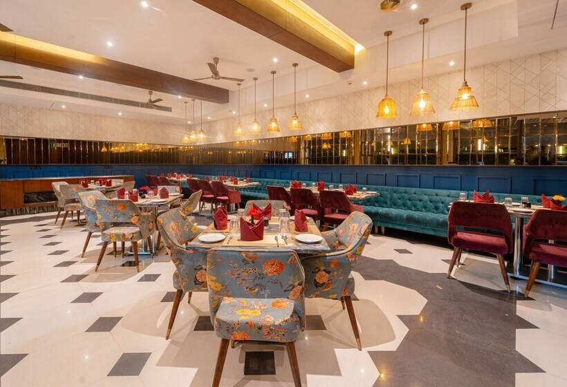 호텔 Enrise By Sayaji Harda