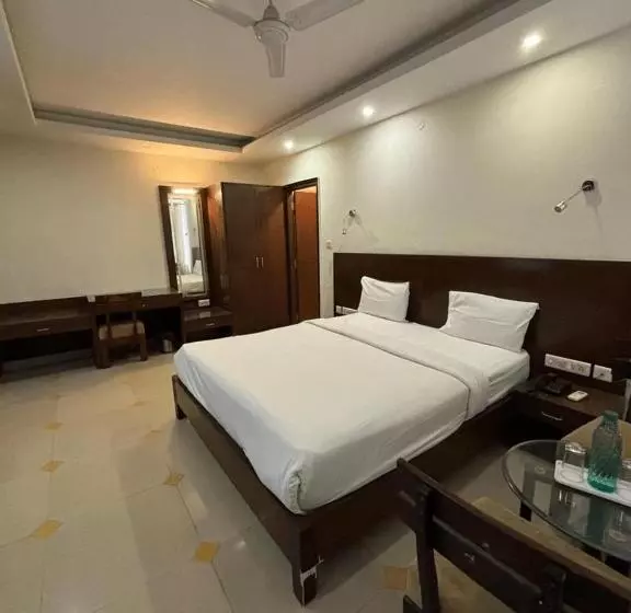 ホテル Tipsyy Inn & Suites Jaipur