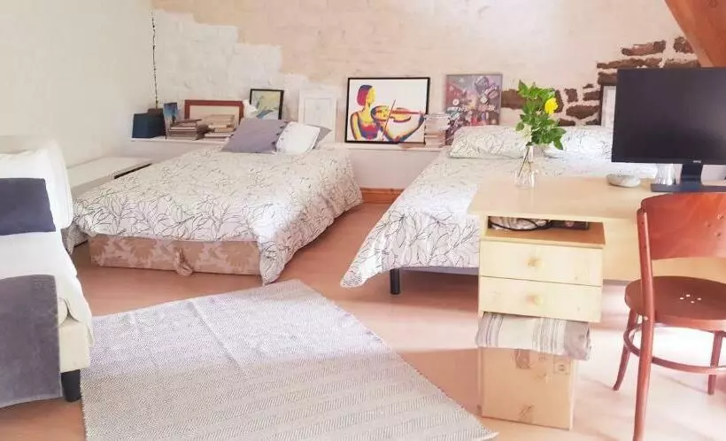 ベッドアンドブレックファースト Hameau De Leignoua