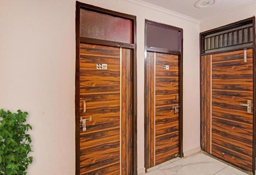 فندق Oyo Flagship 70237 Cozy Stay Deluxe