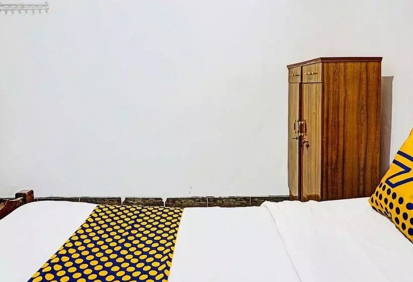 Hotelli Spot On 91896 Kost Bu Dewi Syariah