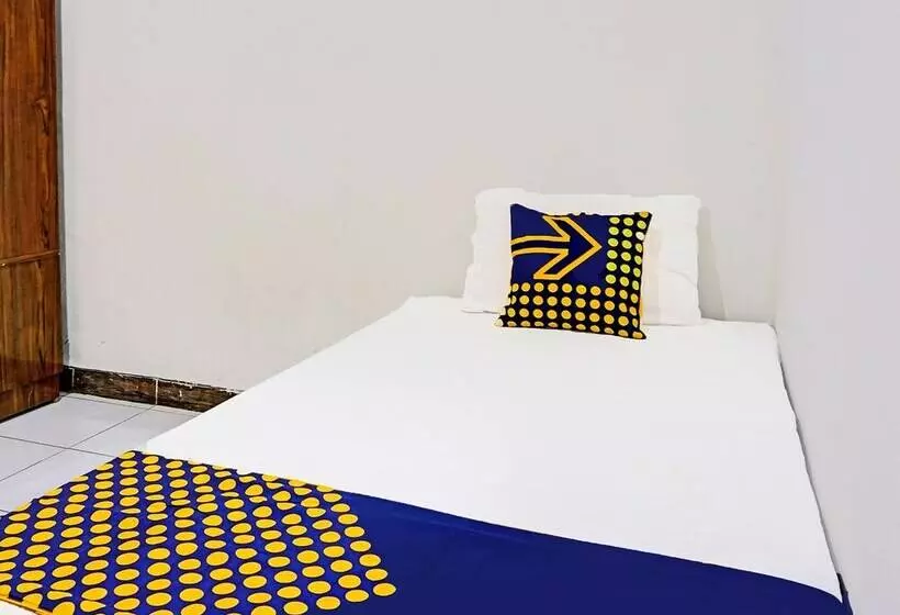 Hotelli Spot On 91896 Kost Bu Dewi Syariah