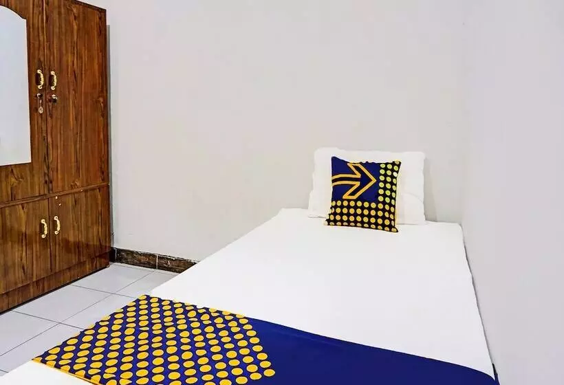Hotelli Spot On 91896 Kost Bu Dewi Syariah