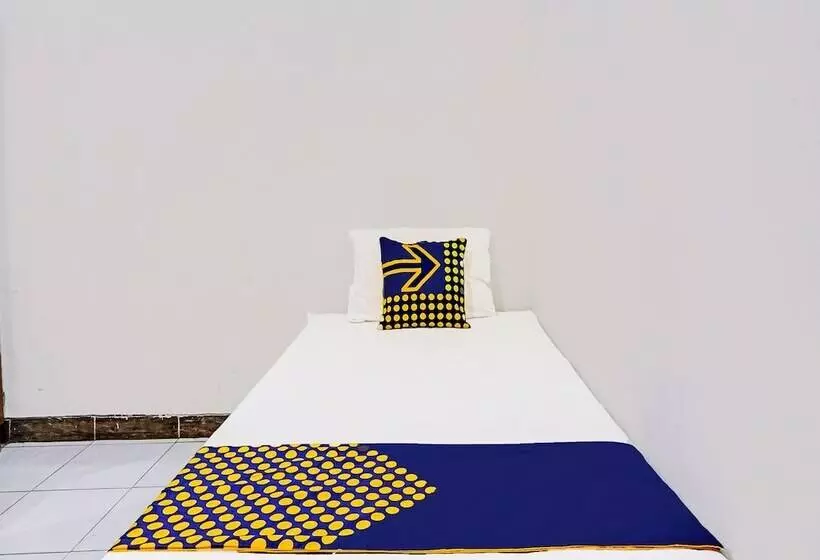 Hotelli Spot On 91896 Kost Bu Dewi Syariah