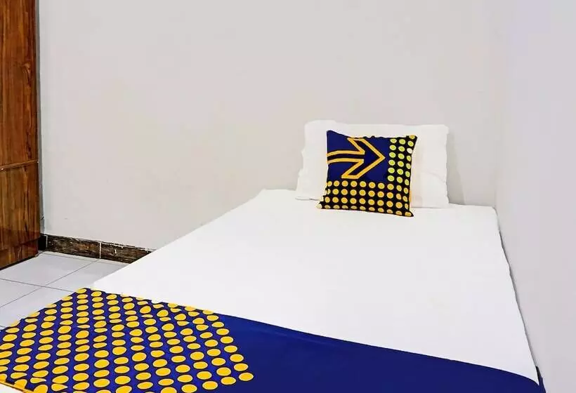 Hotelli Spot On 91896 Kost Bu Dewi Syariah