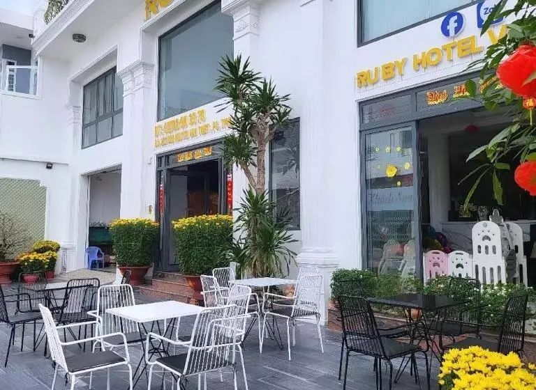 Ruby Hotel Vĩnh Long