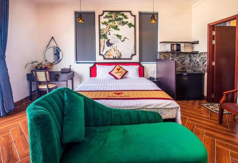 Ruby Hotel Vĩnh Long