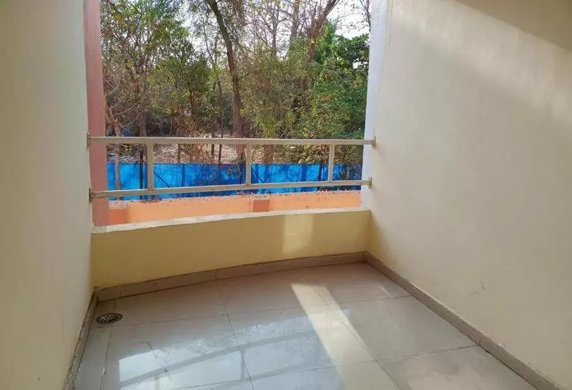 Hotelli Apratim Lodging & Boarding