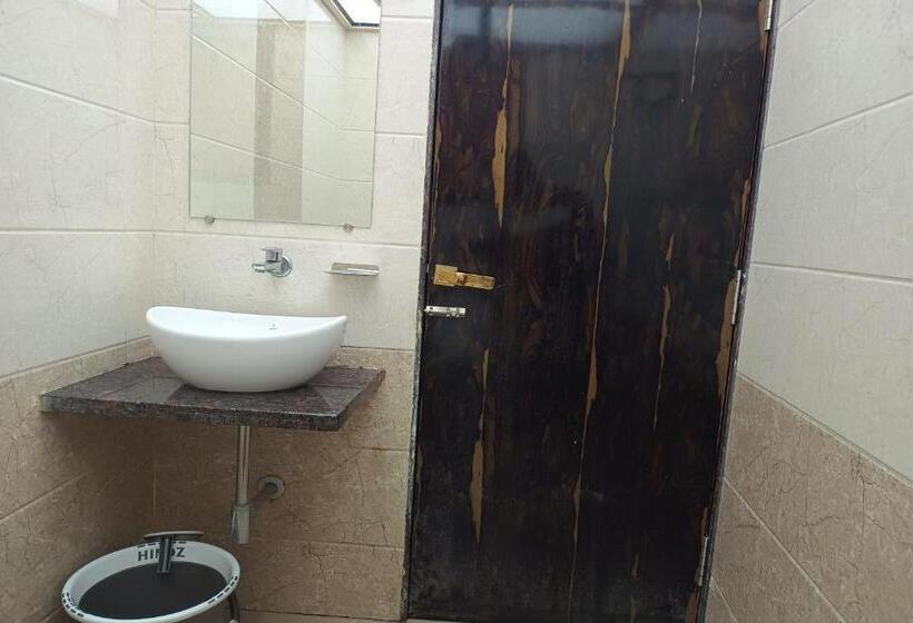 Hotel Apratim Lodging & Boarding