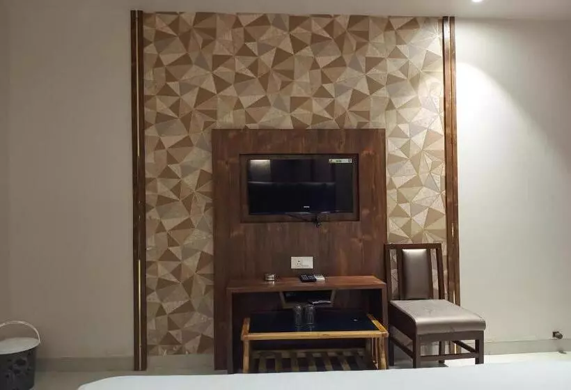 Hotelli Apratim Lodging & Boarding