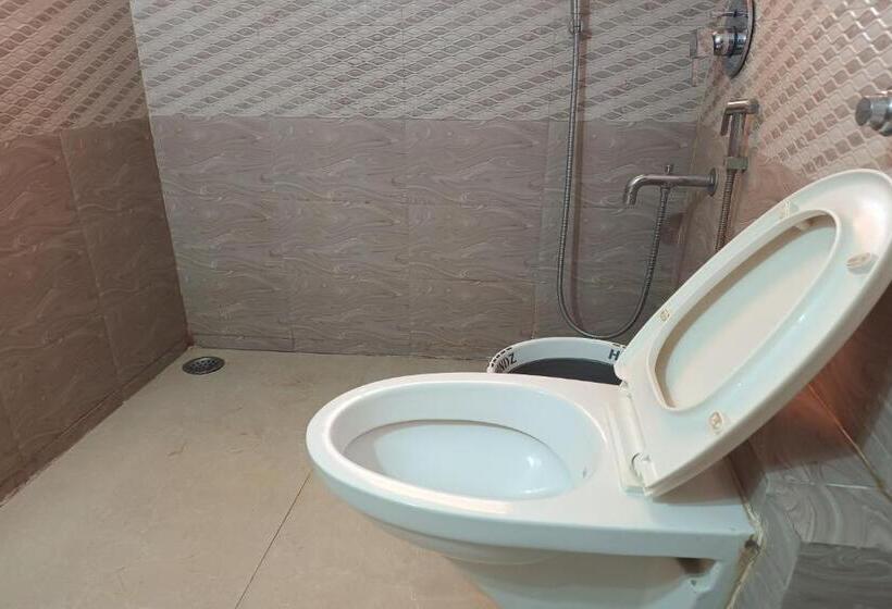 Hotel Apratim Lodging & Boarding