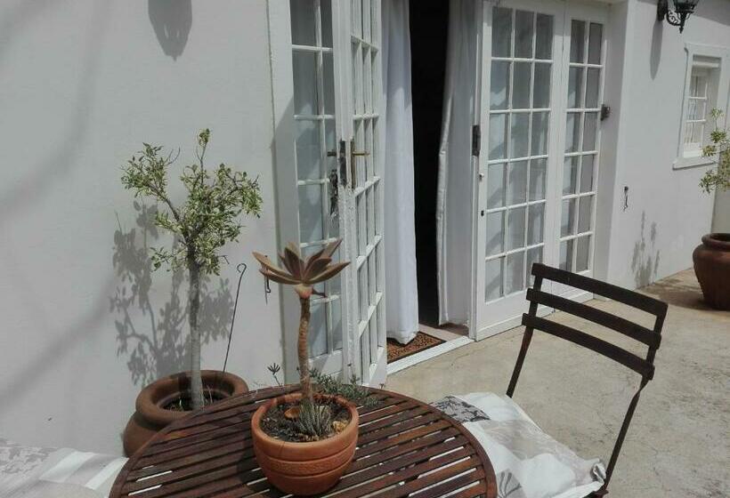 Пансион Honey Moon Cottage