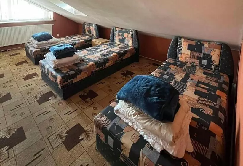 هتل Deizė