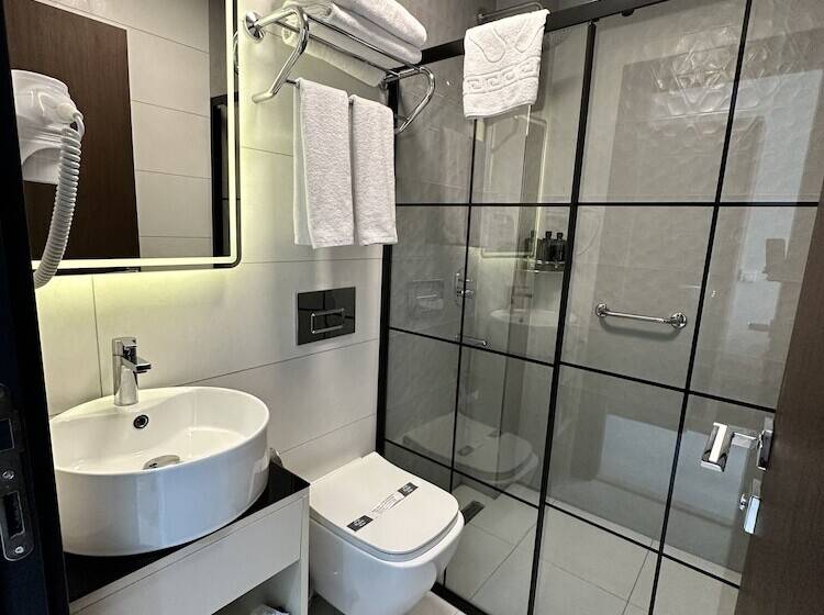 Trademark Collection By Wyndham Operla Airport Hotels