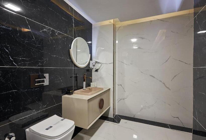 Trademark Collection By Wyndham Operla Airport Hotels