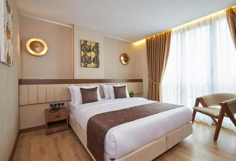 Trademark Collection By Wyndham Operla Airport Hotels