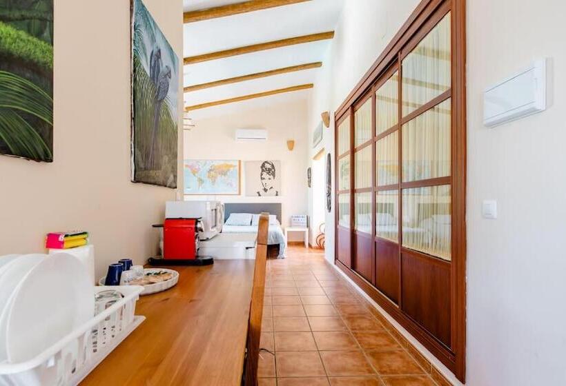 ペンション Apartamento Privado Con Piscina Y Jardin Compartidos