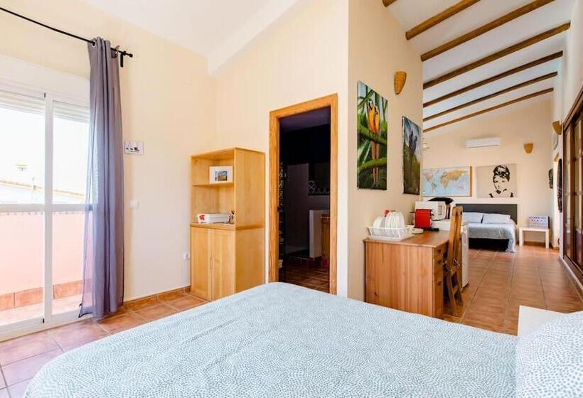 ペンション Apartamento Privado Con Piscina Y Jardin Compartidos