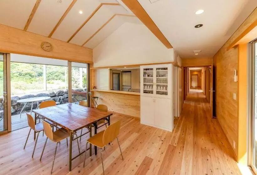 ペンション Female Only Dormitory Guest House Amami Long Beach 2 Breakfast Included  Vacation Stay 64534v