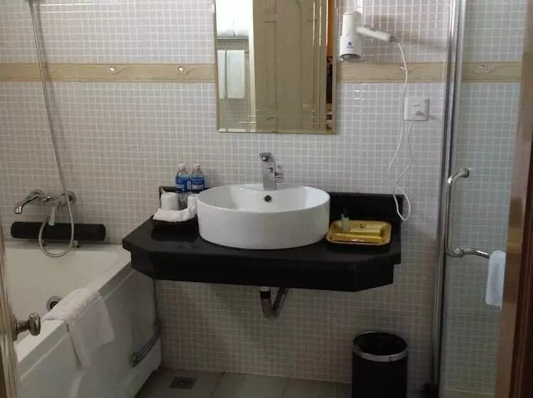 هتل Classic Hoang Long