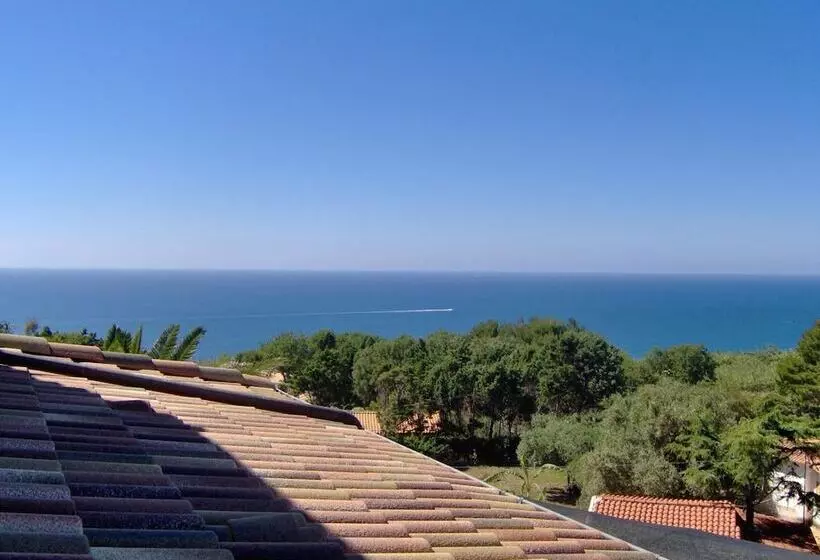 Отель L' Arcobaleno Resort