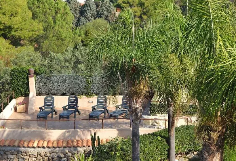 Отель L' Arcobaleno Resort