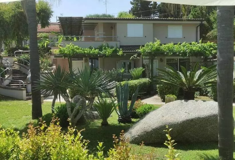 Отель L' Arcobaleno Resort