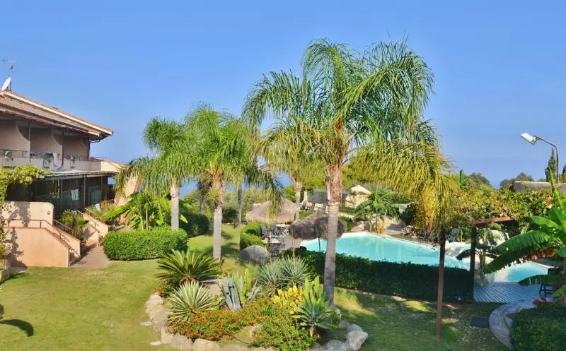 Отель L' Arcobaleno Resort