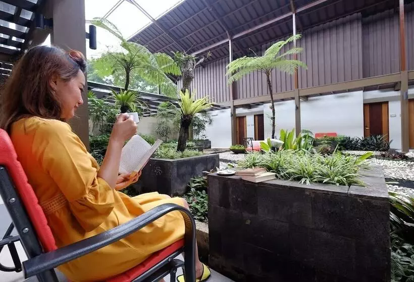 Отель Taman Dayu Golf Club And Resort