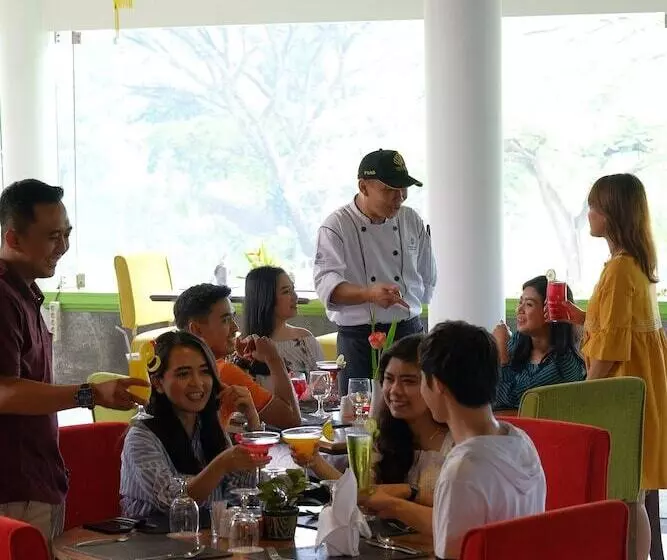 Отель Taman Dayu Golf Club And Resort