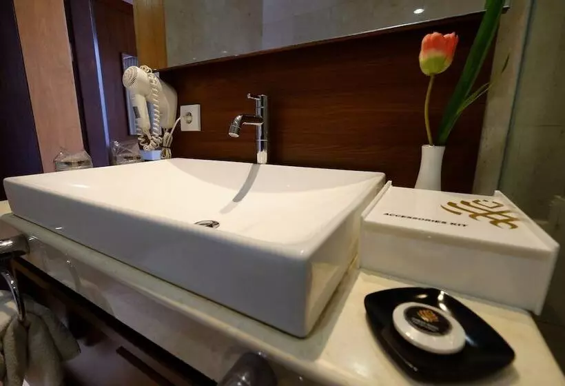 Отель Taman Dayu Golf Club And Resort