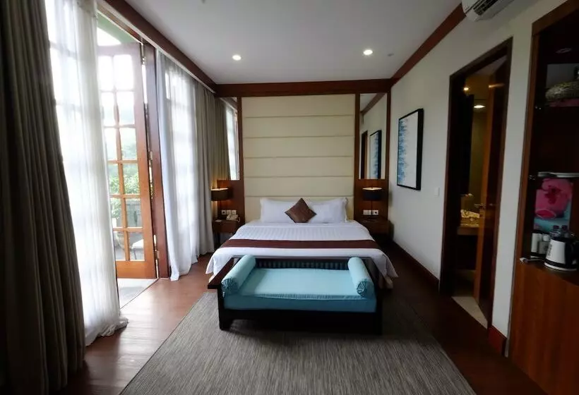 Отель Taman Dayu Golf Club And Resort