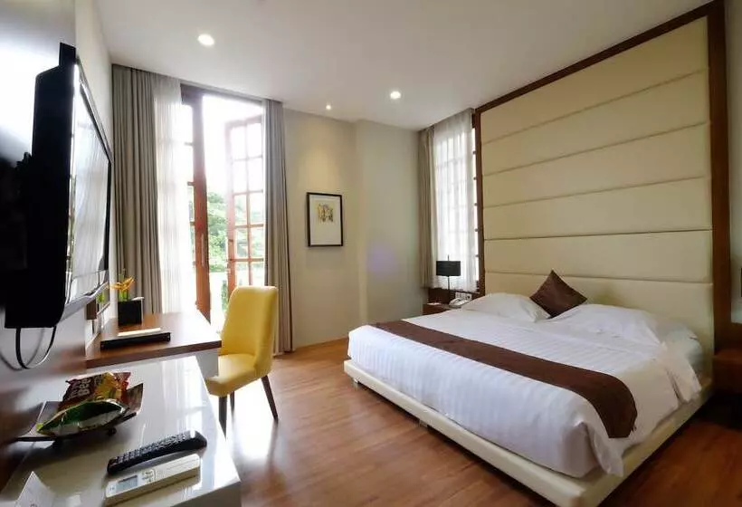 Отель Taman Dayu Golf Club And Resort