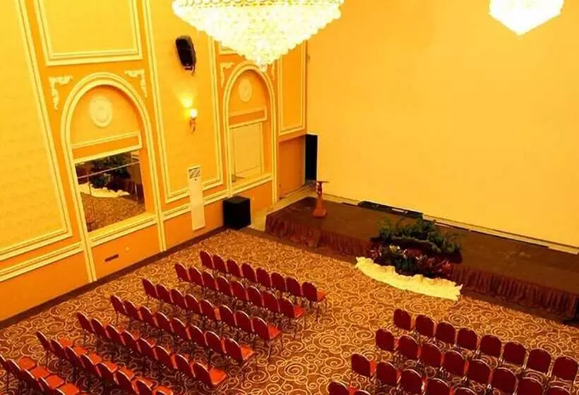 Hotell Aliante Malang