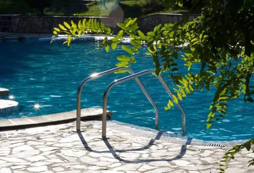 בית מלון כפרי Zora