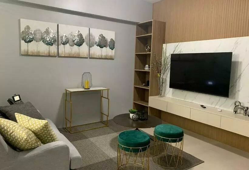Aeon Suites Staycation Managed By Aria