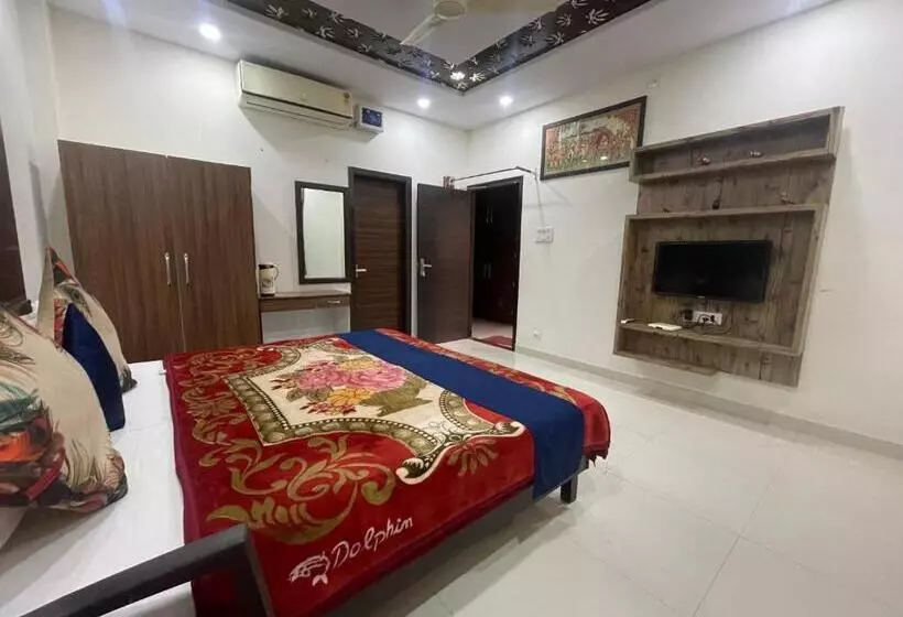 ホテル Raj Palace