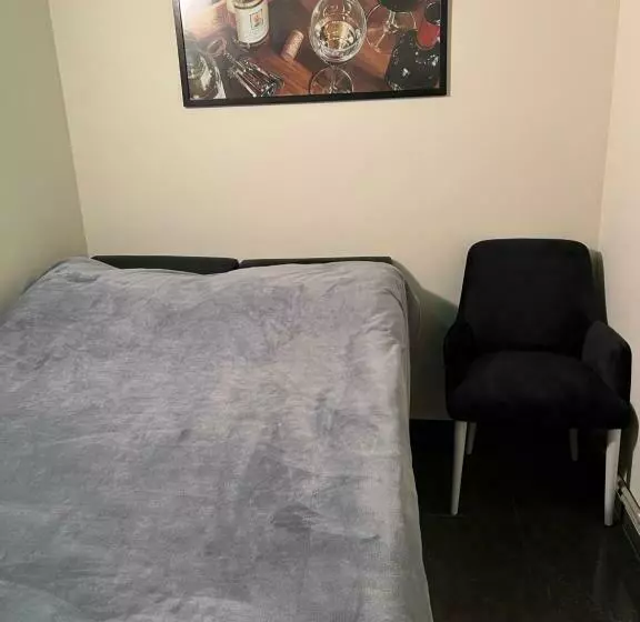 Enigma Hostel