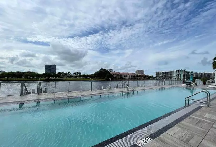 Hyde Beach House By Cielo Stays