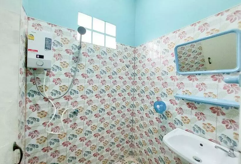 Khao Sok Backpacker Hostel