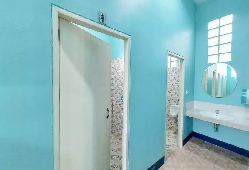 Khao Sok Backpacker Hostel