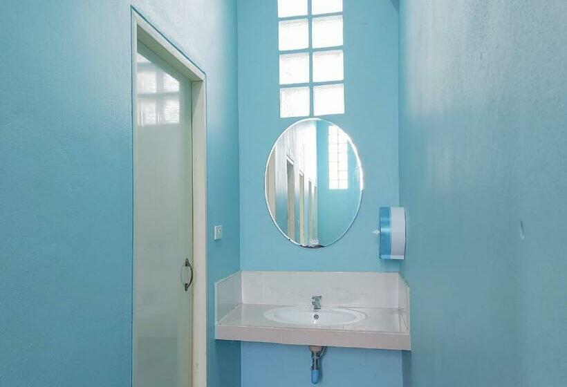 Khao Sok Backpacker Hostel