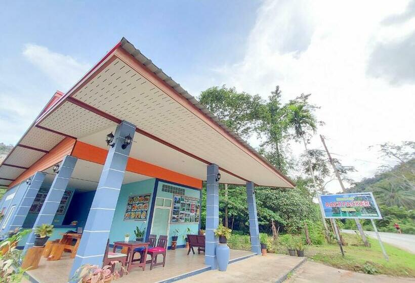 Khao Sok Backpacker Hostel