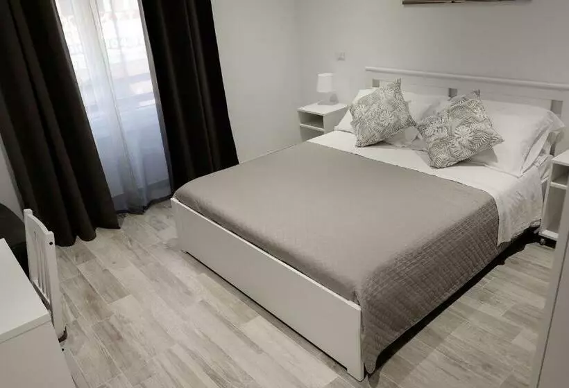 پانسیون Central Guest House