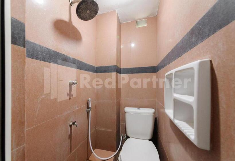 Hotel Reddoorz At Wisma Nabila Syariah Near Masjid Raya Baiturrahman Banda Aceh