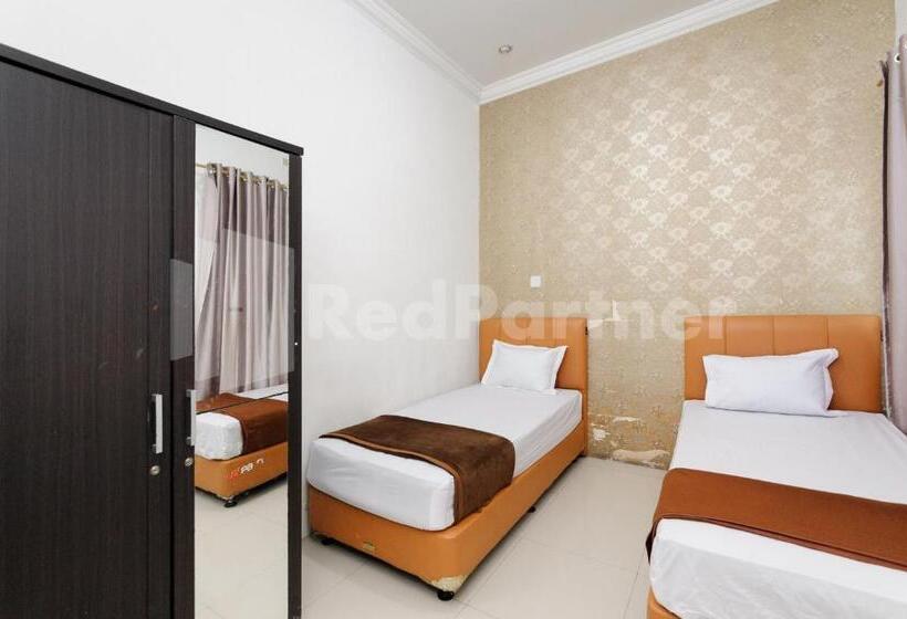 Hotel Reddoorz At Wisma Nabila Syariah Near Masjid Raya Baiturrahman Banda Aceh