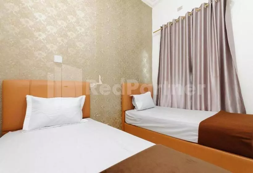 Hotelli Reddoorz At Wisma Nabila Syariah Near Masjid Raya Baiturrahman Banda Aceh