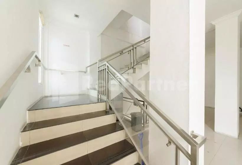 Hotelli Reddoorz At Wisma Nabila Syariah Near Masjid Raya Baiturrahman Banda Aceh