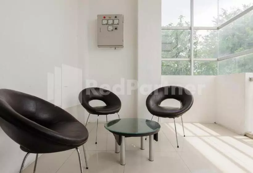 Hotelli Reddoorz At Wisma Nabila Syariah Near Masjid Raya Baiturrahman Banda Aceh